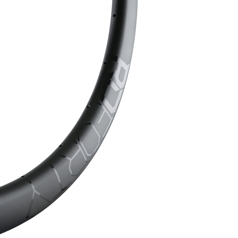 Hope RD40 Carbon Rim Black Front