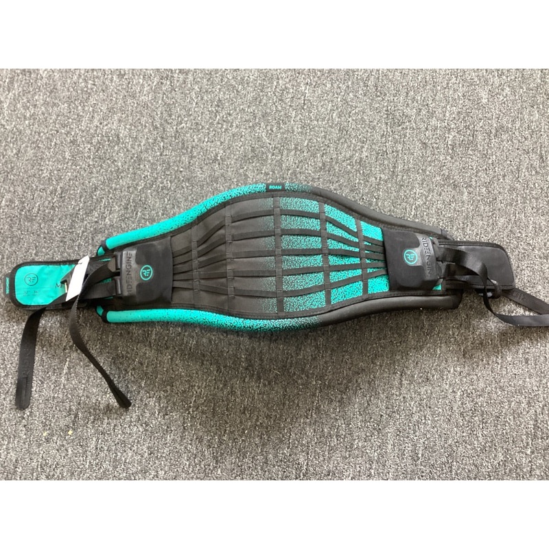 M Slingshot Roam Harness,  B Condition M B Slingshot